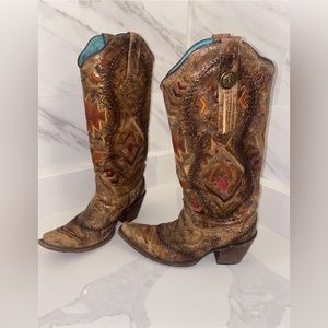 Corral women’s Aztec embroidered whipstitched cowgirl snip toe boots